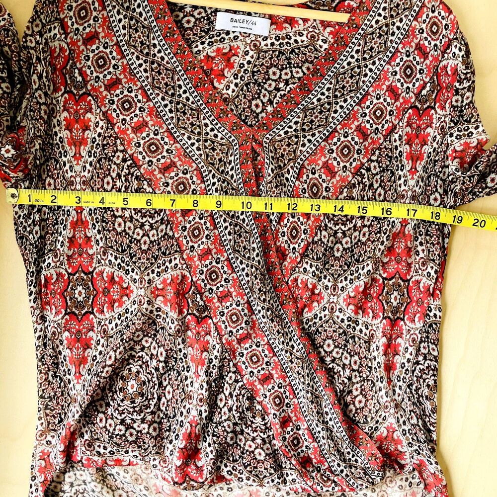 Bailey 44 Women's Santa Fe Trail Crossover V-Neck Medallion Print Top Sz S Boho - Picture 7 of 11